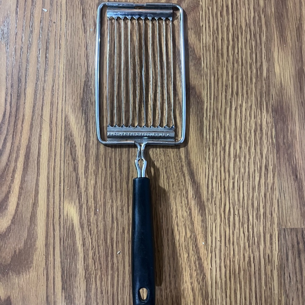 Vintage EKCO USA Utensil Tomato Slicer Serrated Stainless Steel Black Handle